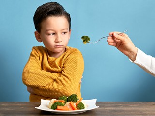 What is fussy/picky eating?